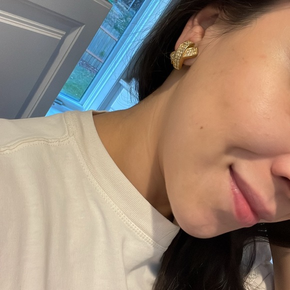 Christian Dior Oversized Gold Plated Clip on earrings - Picture 7 of 9